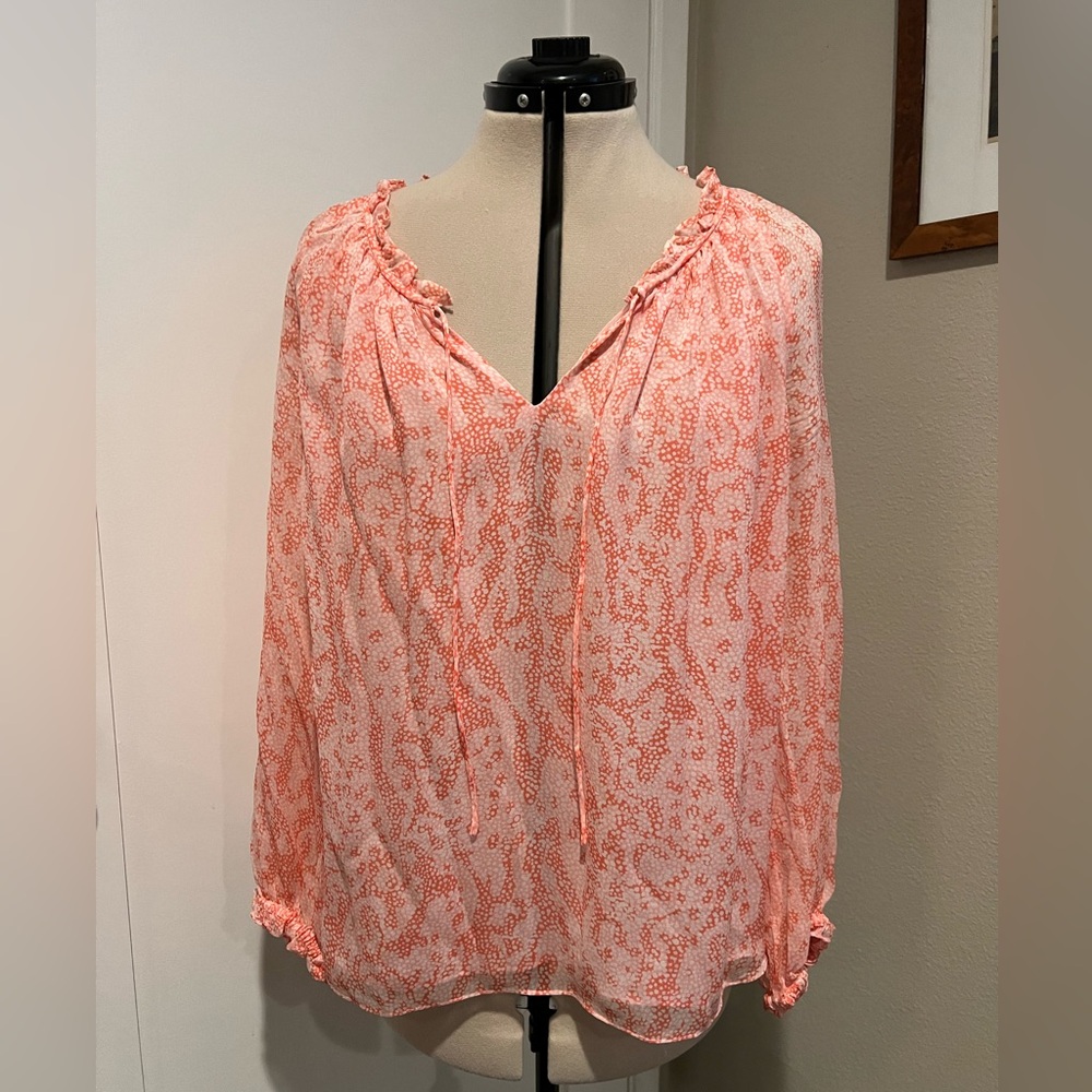 DVF. Diane Von Furstenberg. Silk. Pink blouse. Excellent condition.
